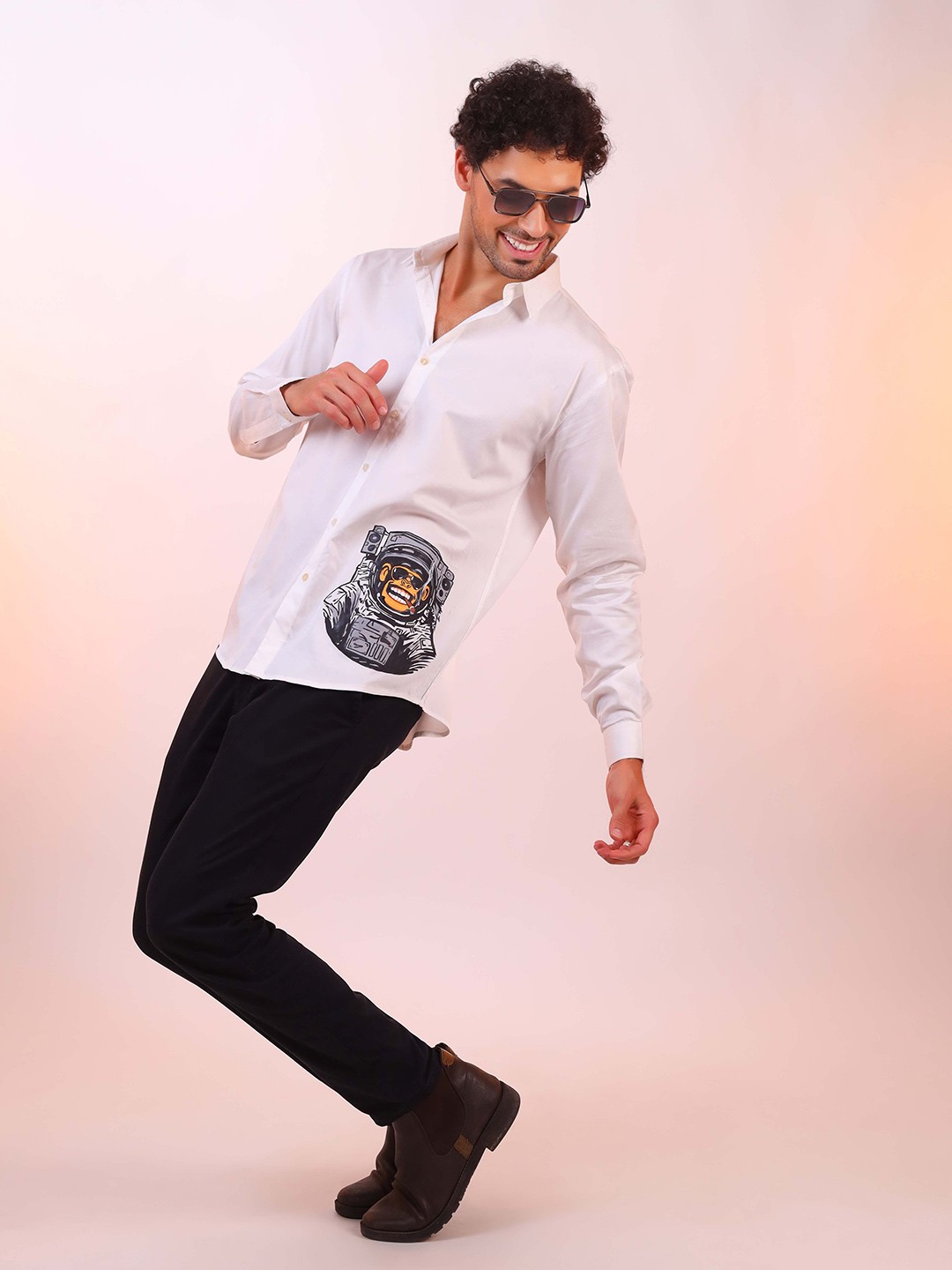 

DALCHINII Men Relaxed Cutaway Collar Graphic Printed Cotton Casual Shirt, White
