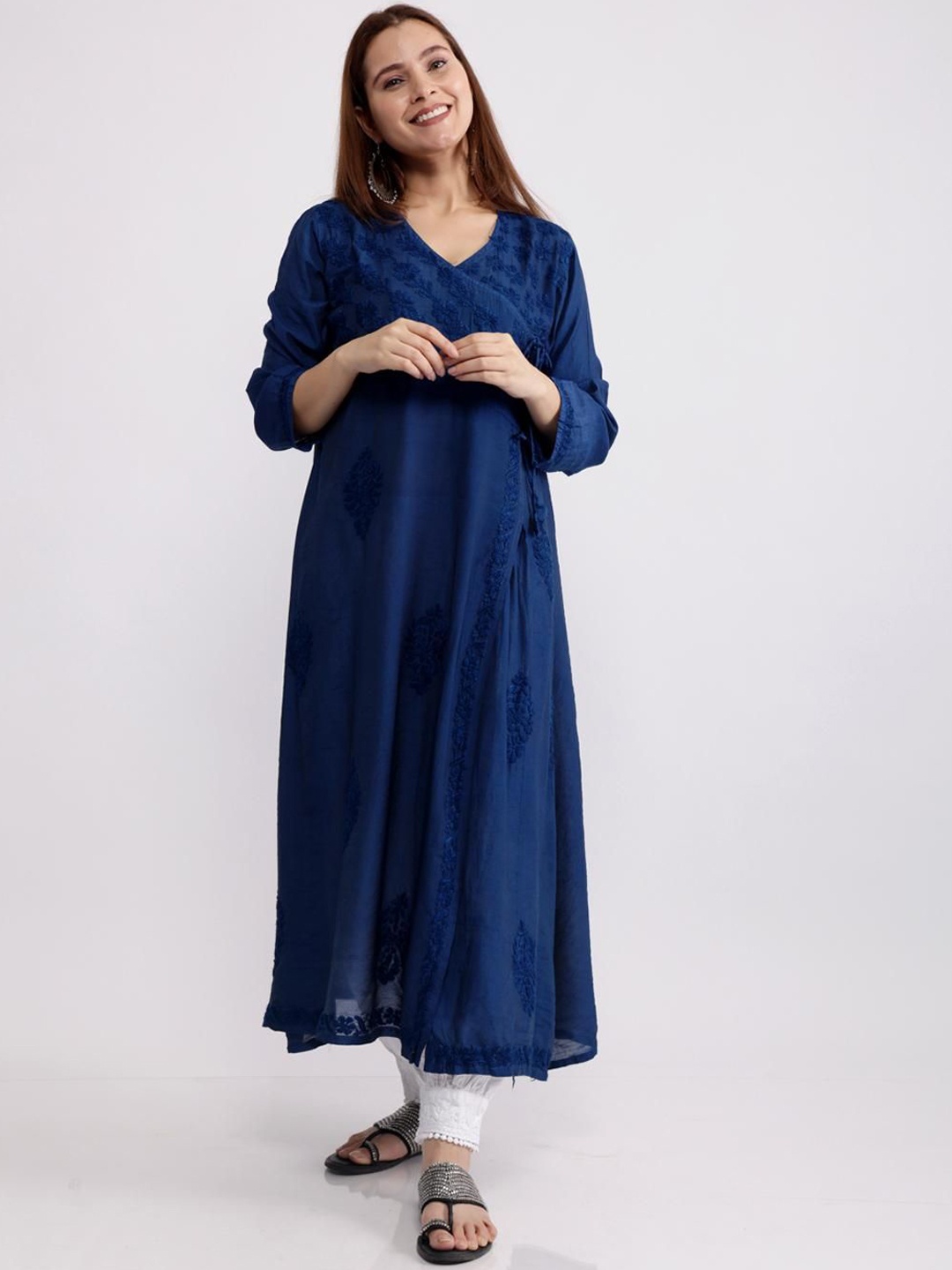 

Hastya Kala Women Embroidered Chikankari Shadow Work Handloom Chanderi Silk Kurta, Blue