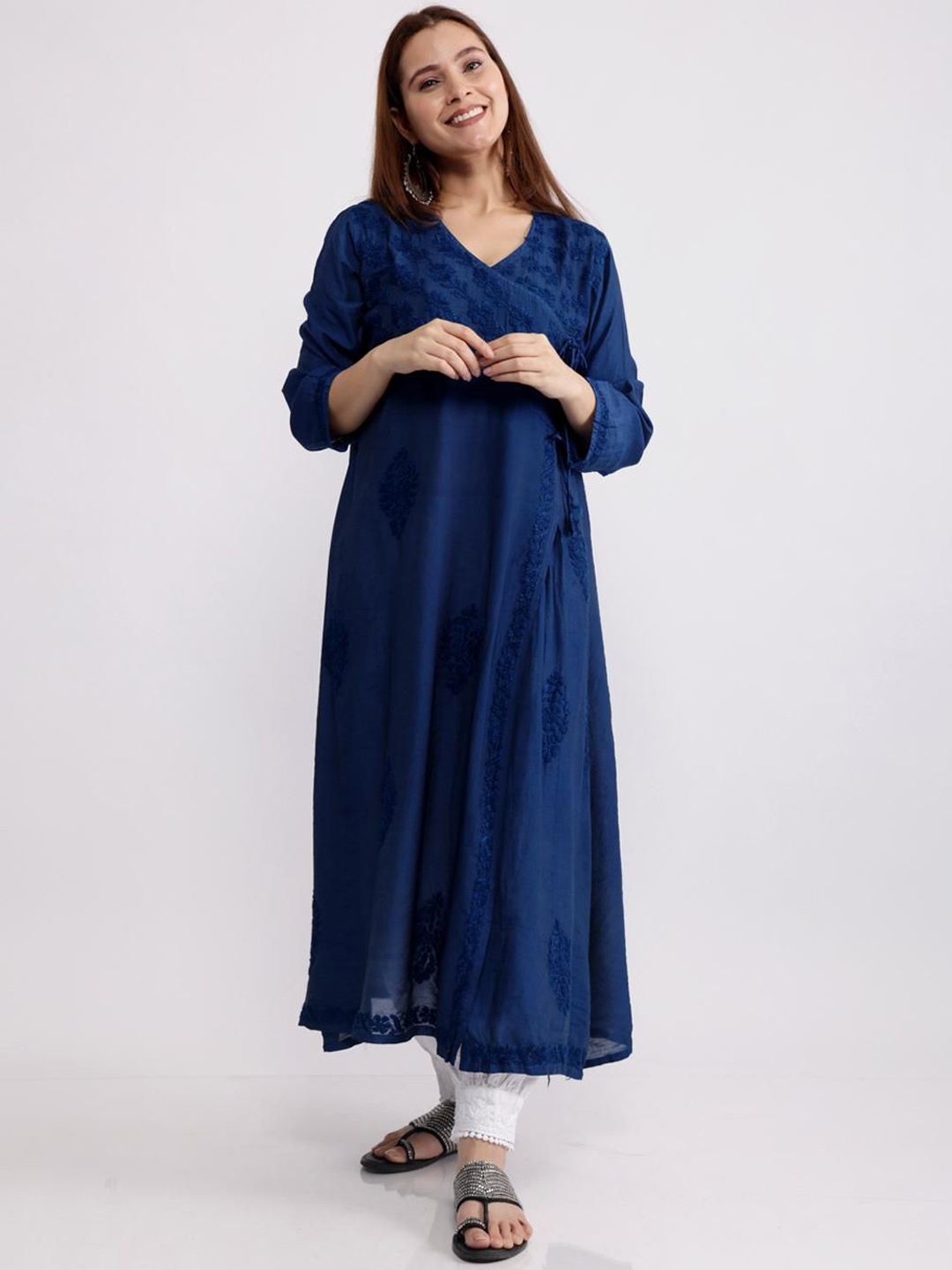 

Hastya Kala Embroidered Chikankari Chanderi Silk Anarkali Kurta, Navy blue