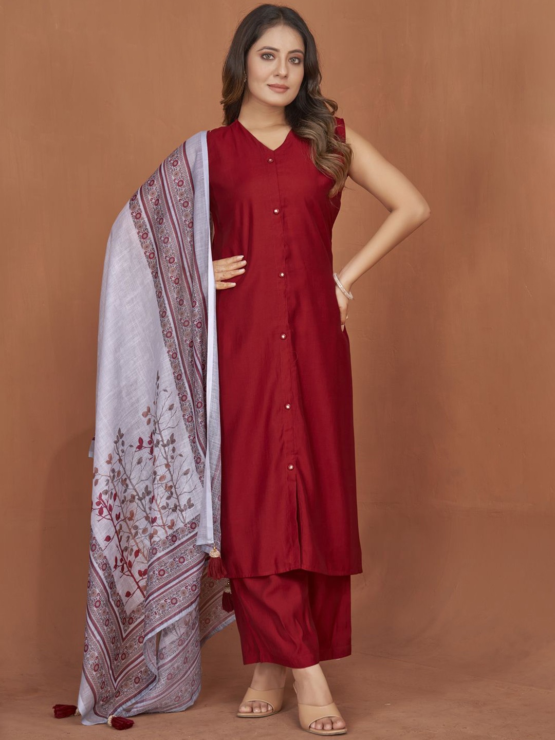 

MINGORA Women Regular Kurti with Palazzos & With Dupatta, Maroon