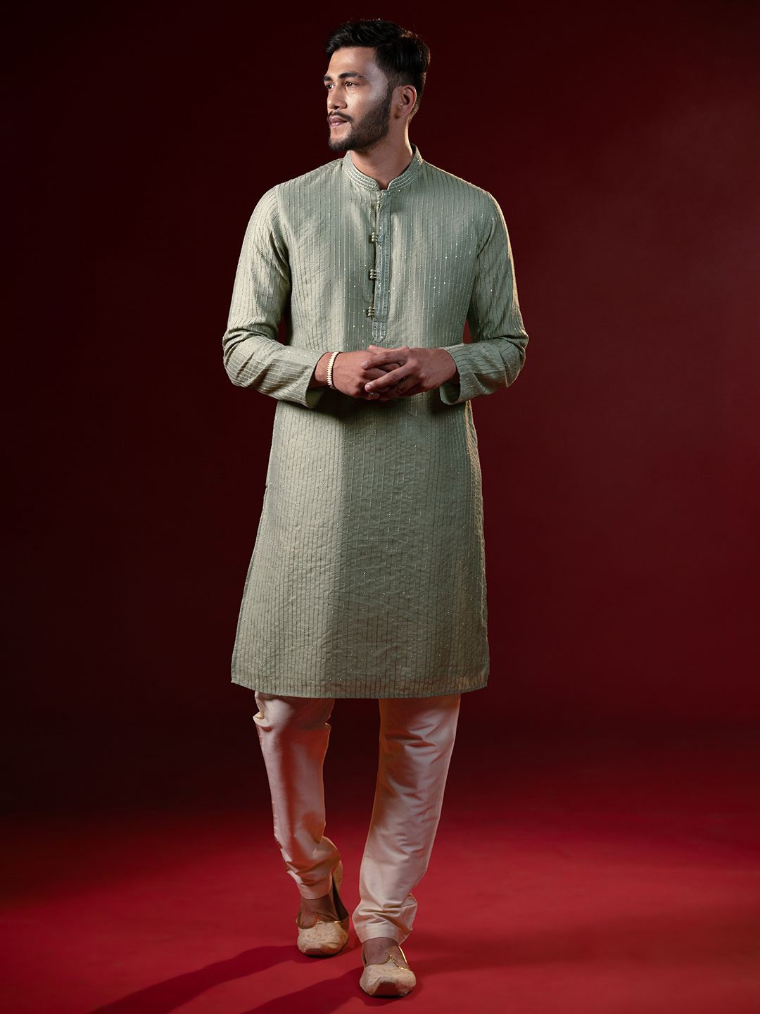 

TheEthnic.Co Embroidered Mandarin Collar Regular Sequinned Kurta With Pyjama, Green