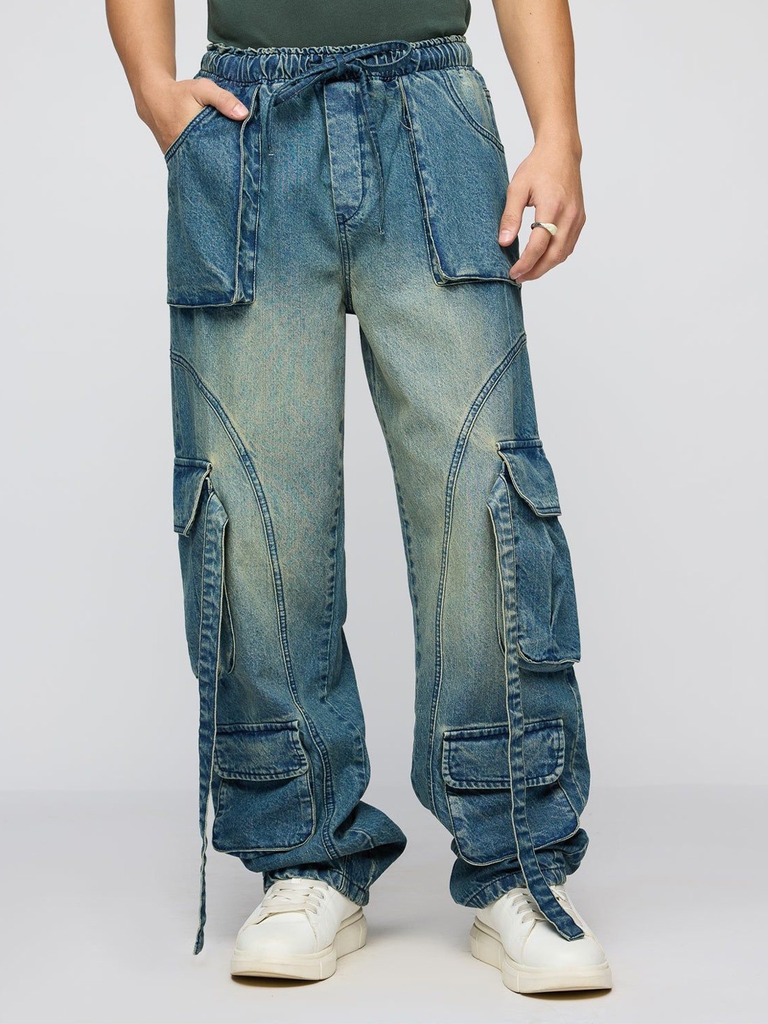 

FREAKINS Men Wide Leg High-Rise Light Fade Cotton Cargo Jeans, Blue