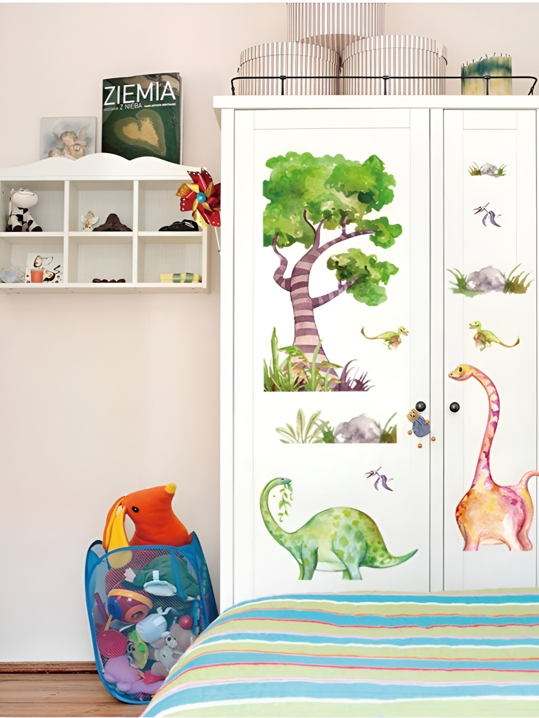 

Jaamso Royals Green Printed Self-Adhesive Wall Sticker
