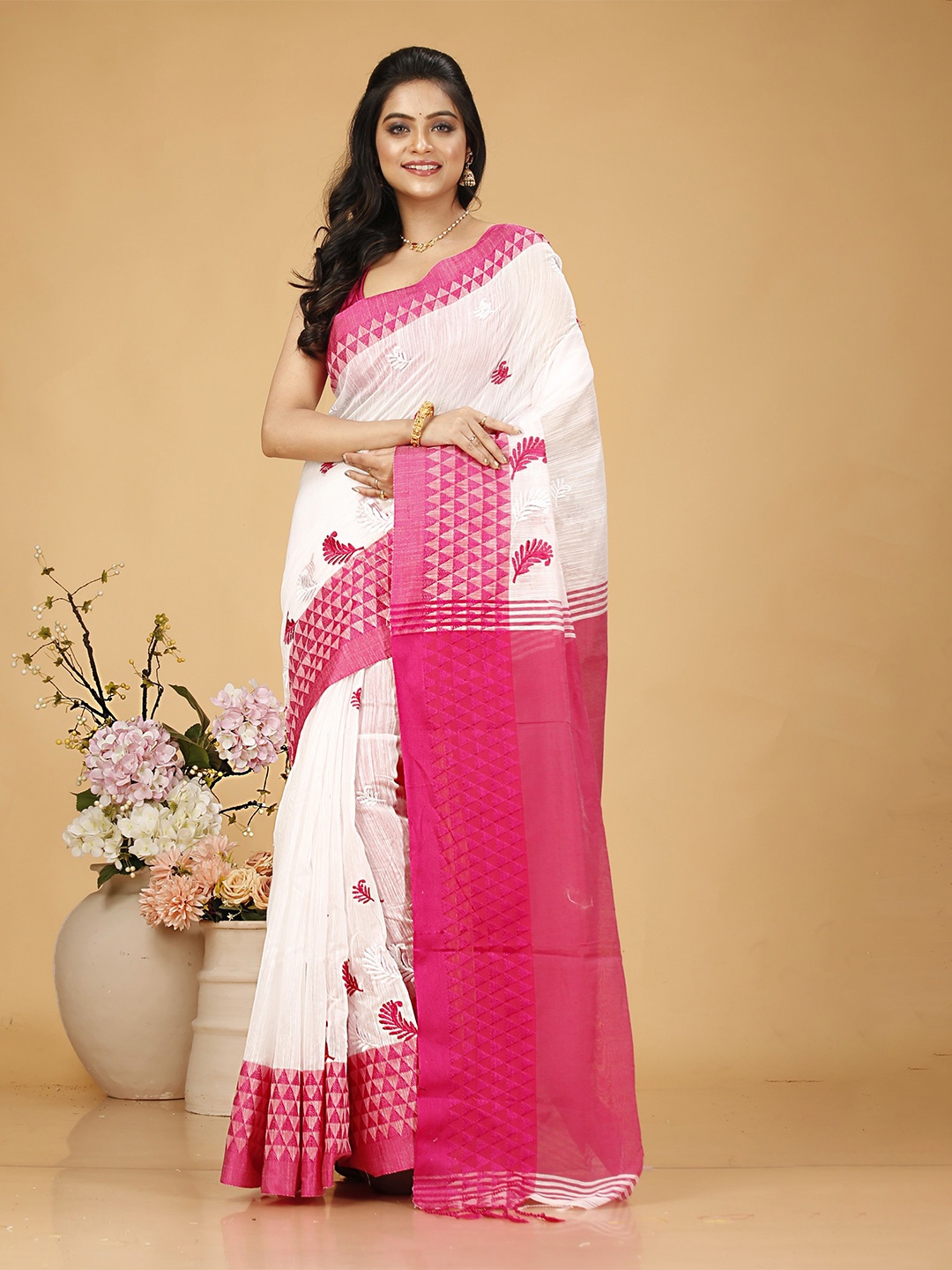 

SLAGHA Floral Embroidered woven design border Taant Saree, White