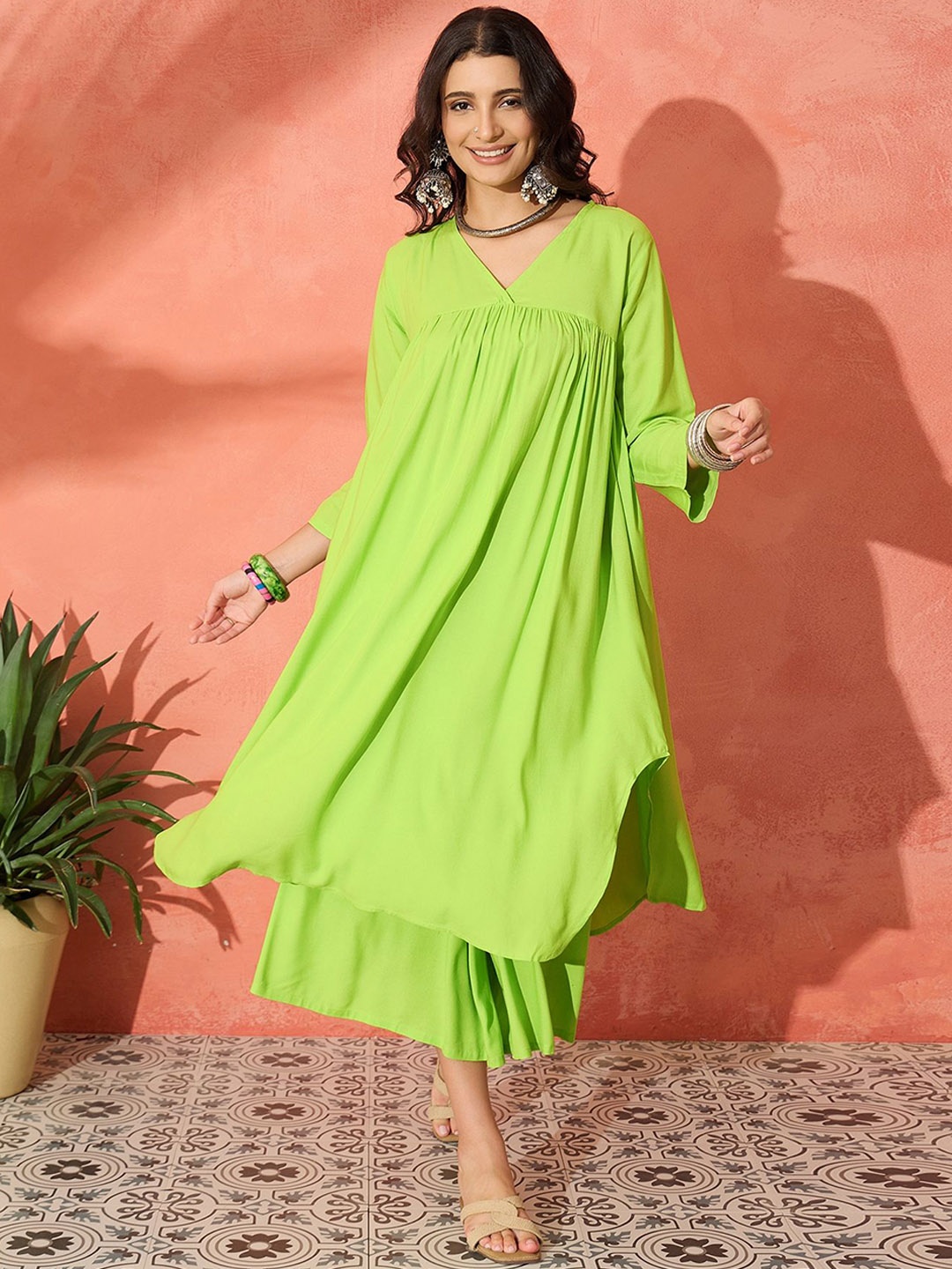 

InWeave V-Neck Empire A-Line Kurta with Palazzos, Lime green