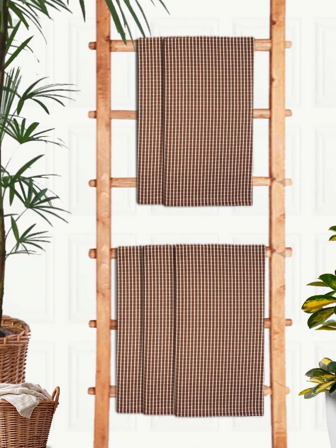 

Aura Brown & White 5 Pieces Printed Cotton 210 GSM Bath Towel