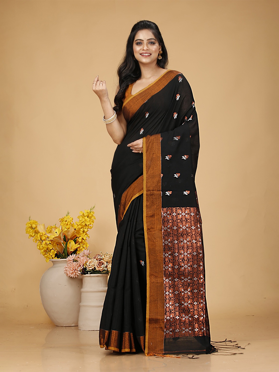 

SLAGHA Floral Woven Design Zari Taant Saree, Black