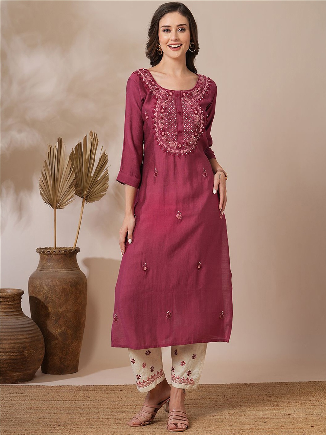 

FASHOR Floral Yoke Design Straight Sequinned Kurta with Trousers, Mauve