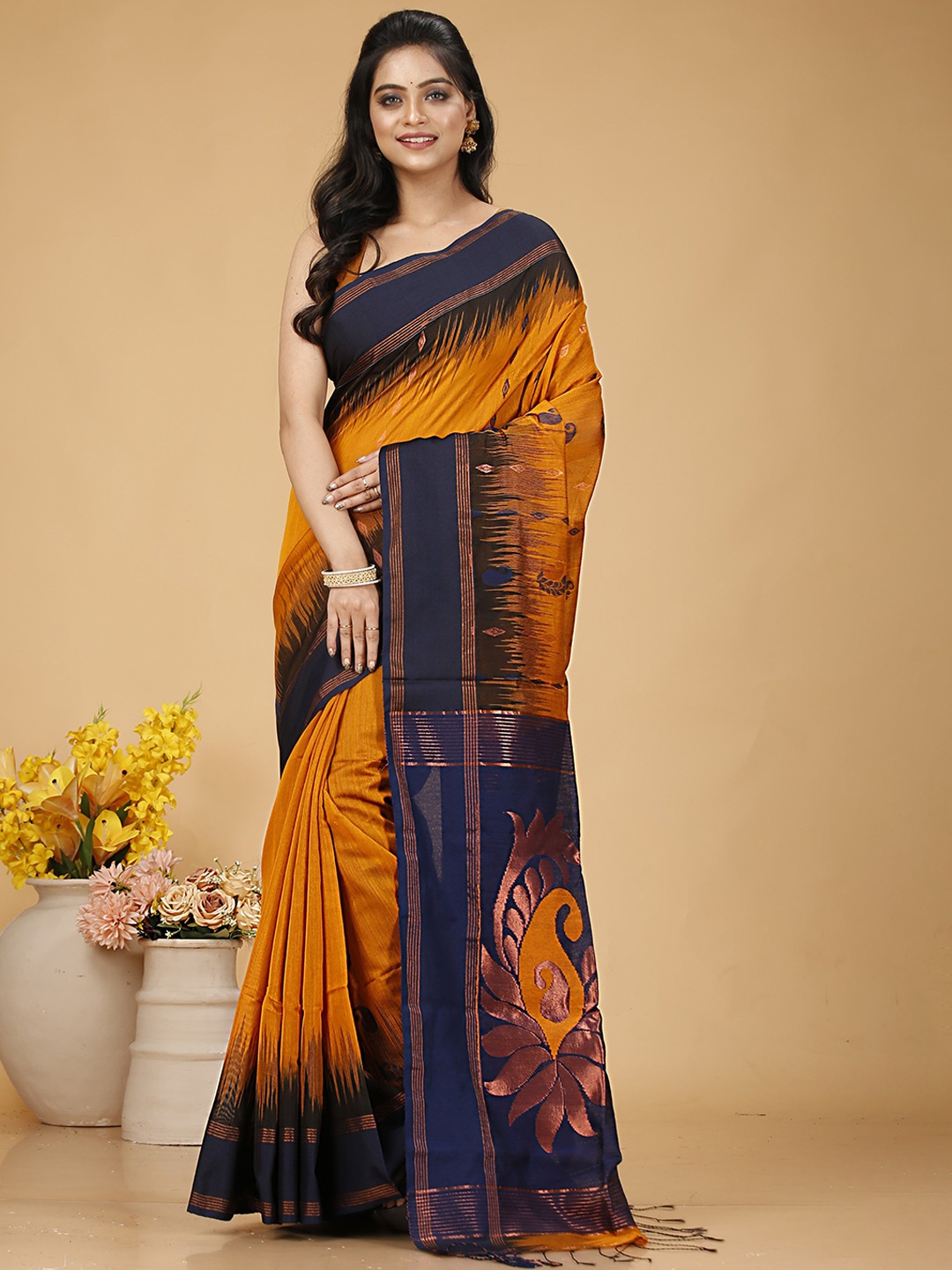 

SLAGHA Woven Design Zari Silk Cotton Taant Saree, Gold