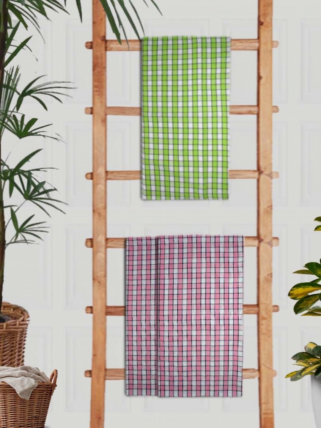 

Aura Pink & Green 3 Pieces Printed Cotton 210 GSM Bath Towels