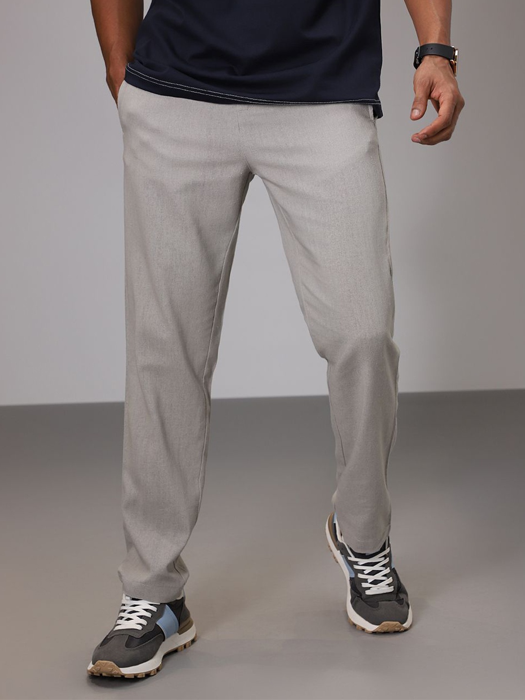 

Banana Club Men Relaxed Mid Rise Trousers, Grey