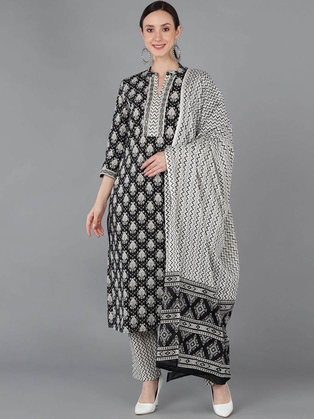 

Anouk Ethnic Motifs Printed Regular Straight Kurta with Trousers & Dupatta, Black