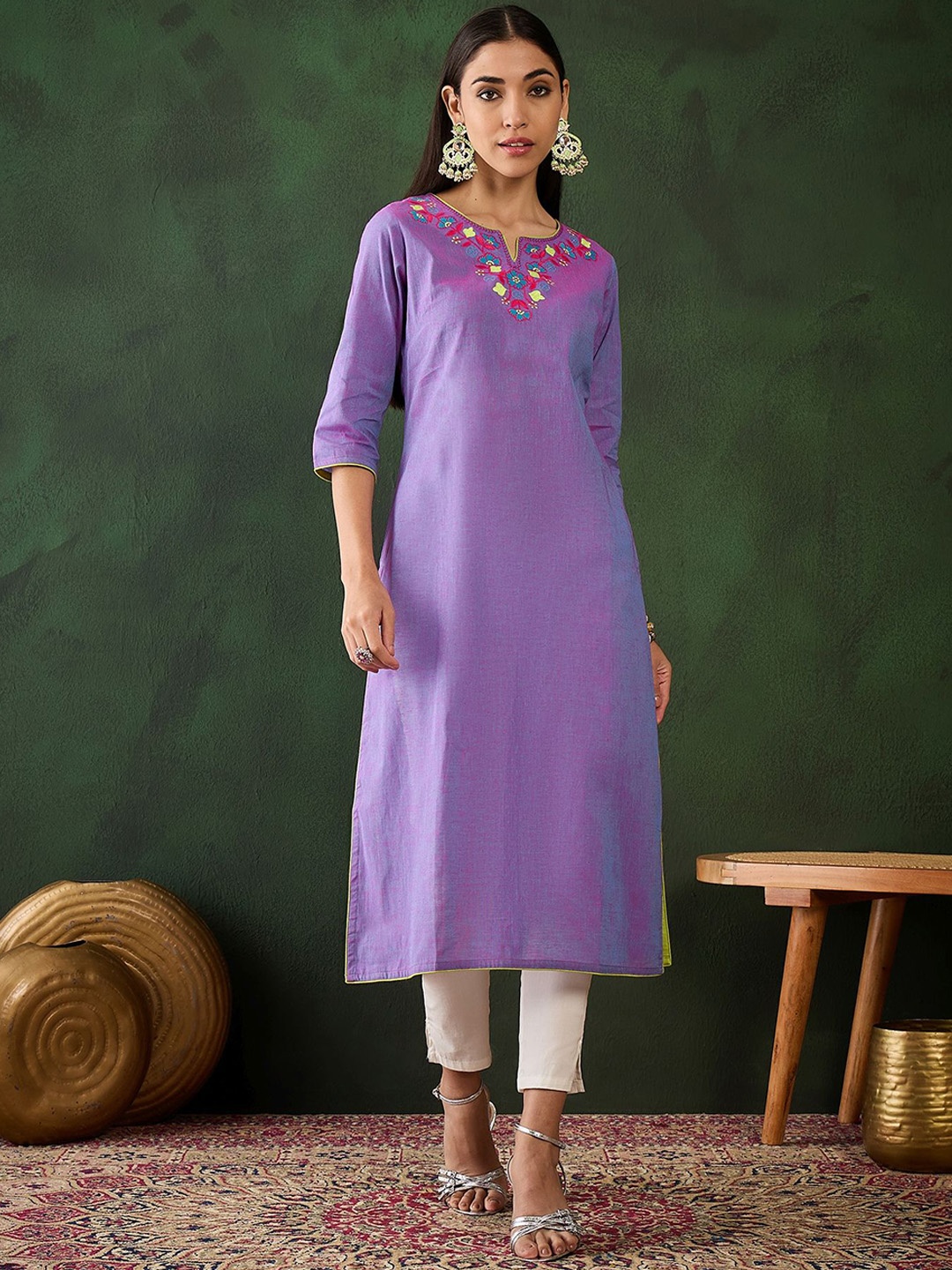 

Sangria Floral Embroidered Pure Cotton Straight Kurta, Lavender