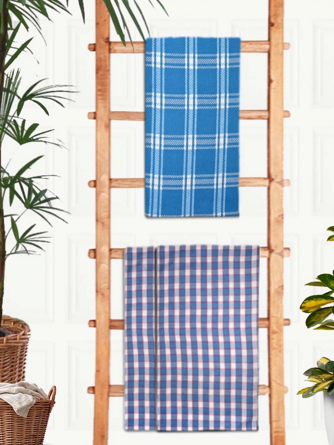 

Aura Blue & White 3 Pieces Printed Cotton 210 GSM Bath Towels