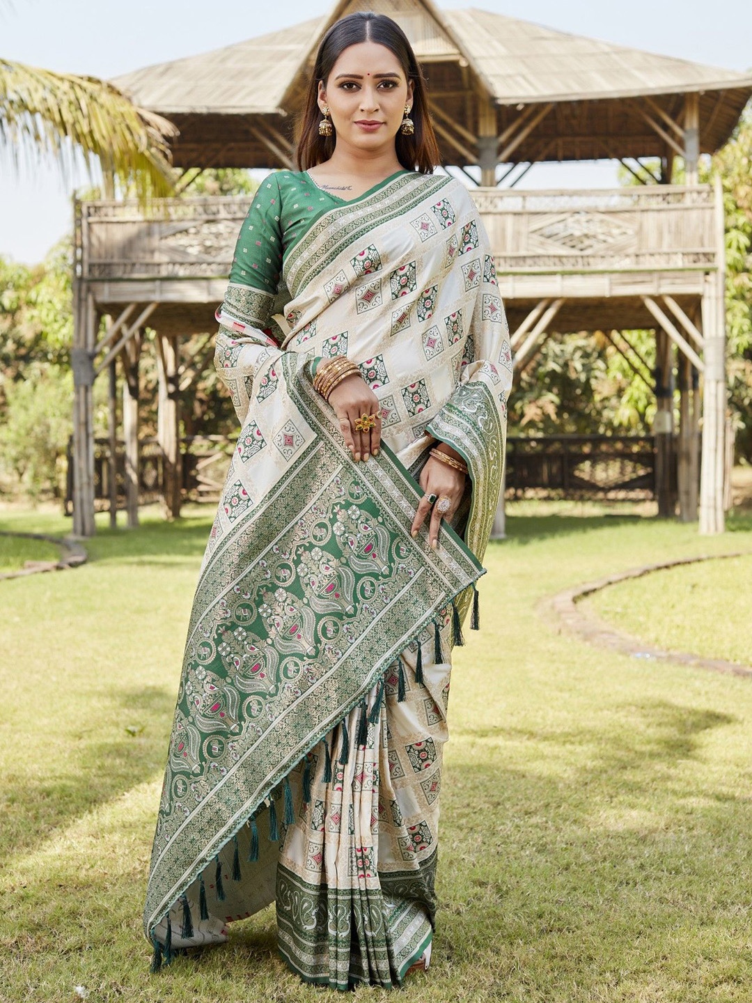 

Anaita Ethnic Motifs Zari Pure Silk Kanjeevaram Saree, Cream