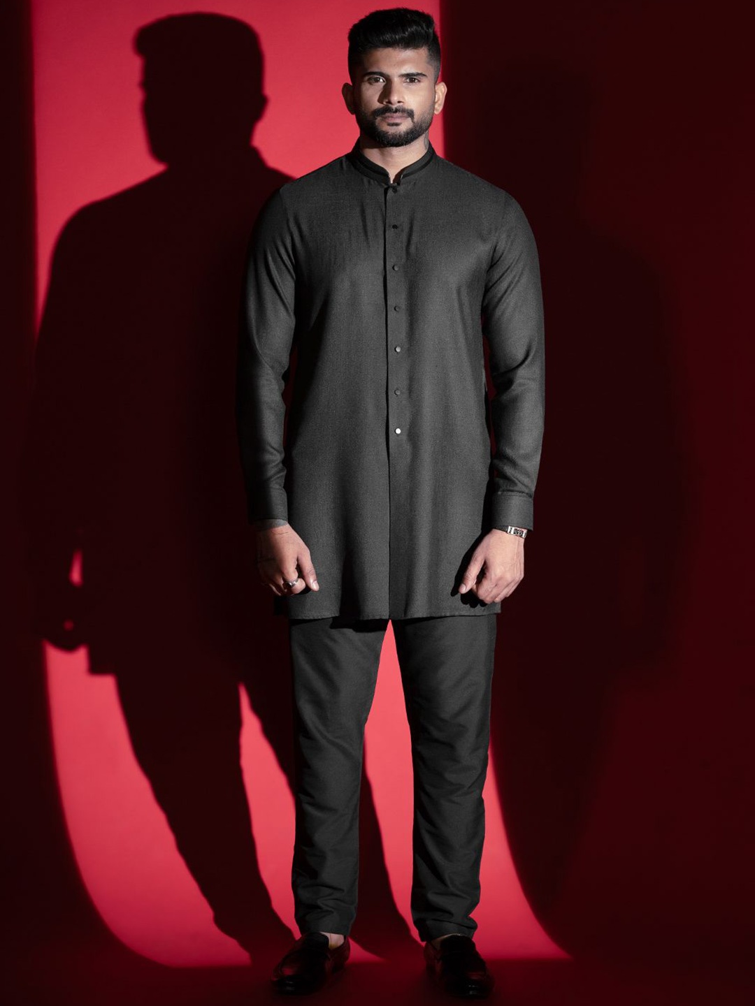 

TheEthnic.Co Mandarin Collar Pure Cotton Kurta with Trousers, Black