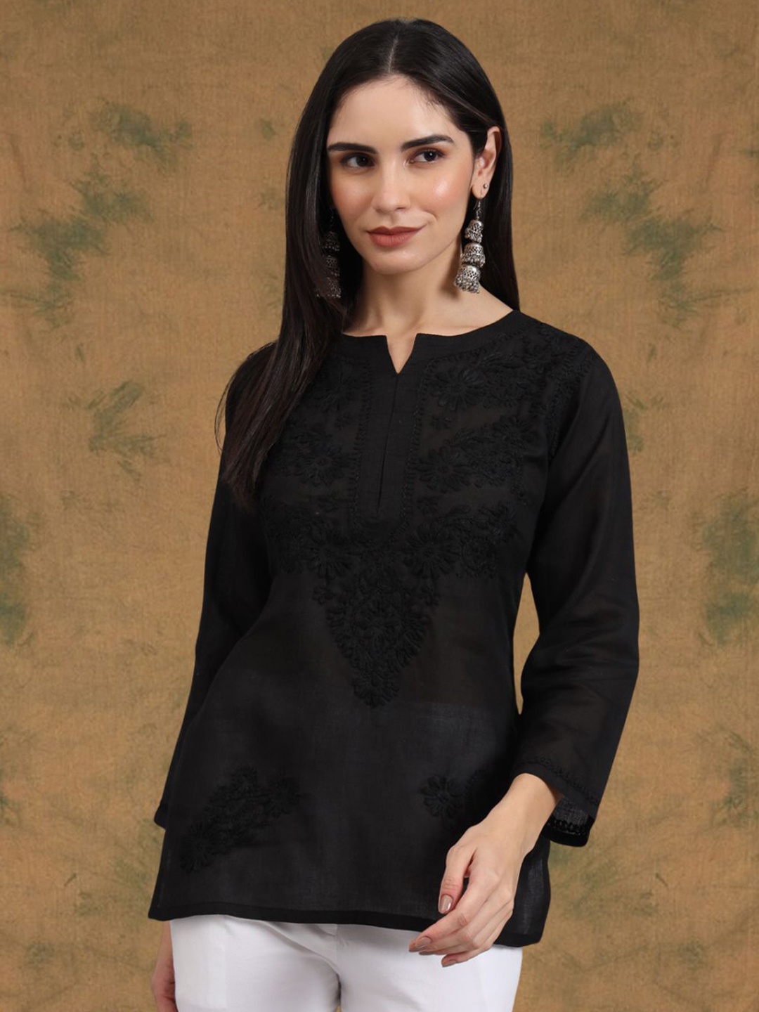 

PARAMOUNT CHIKAN Ethnic Motifs Embroidered Chikankari Chikankari Kurti, Black