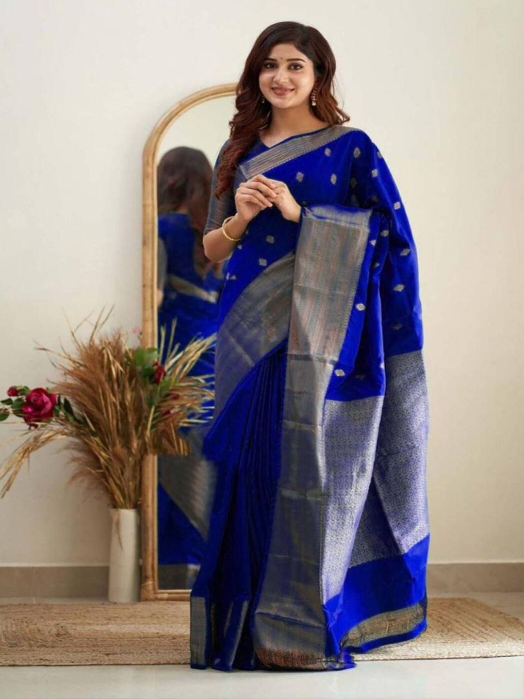 

Sanwariya Silk Woven Design Zari Banarasi Saree, Blue