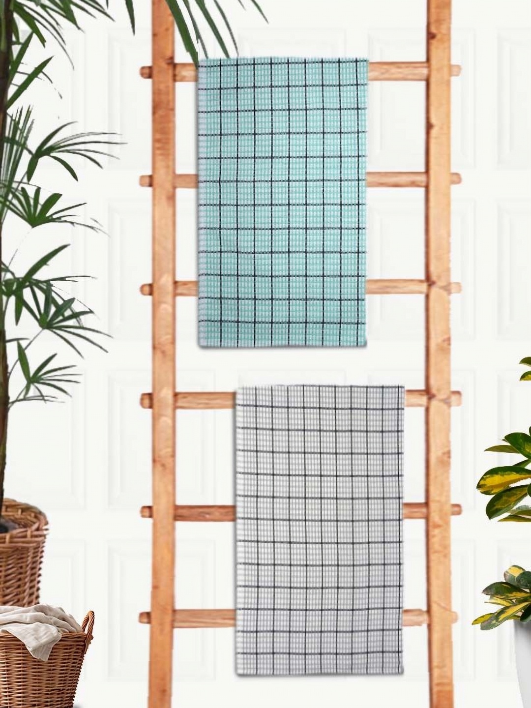 

Aura Premium Green & Black 2 Pieces Checked Cotton 210 GSM Bath Towel