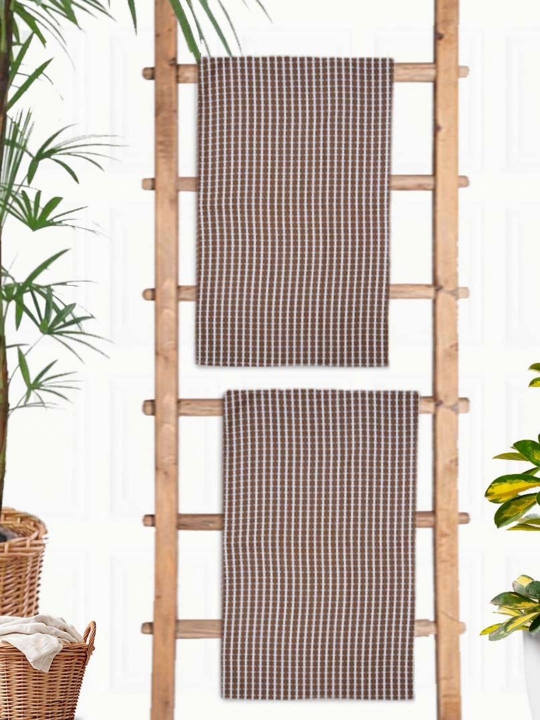 

Aura Brown & White 2 Pieces Printed Cotton 210 GSM Bath Towel
