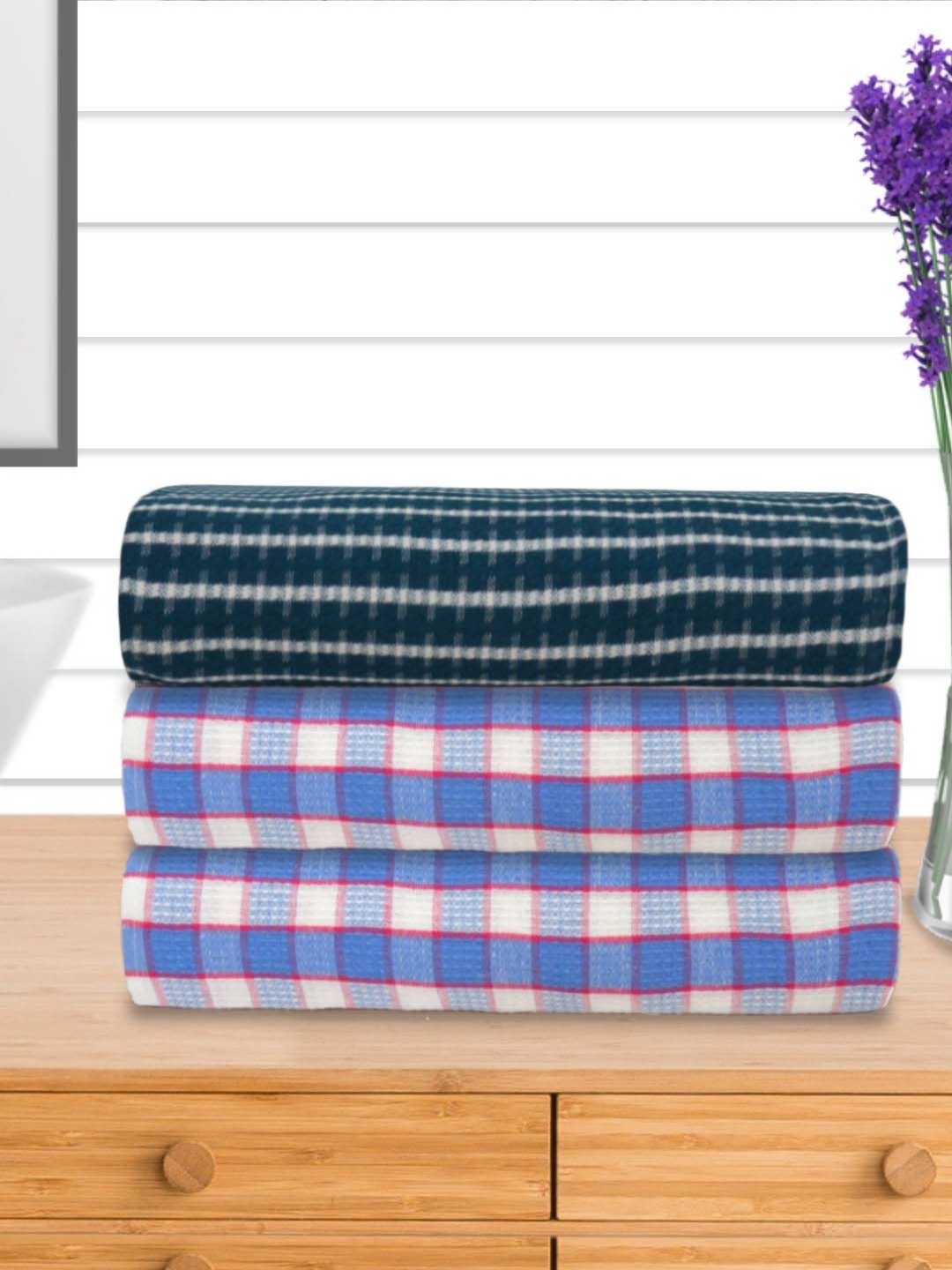 

Aura Blue & White 3 Pieces Printed Cotton 210 GSM Bath Towels