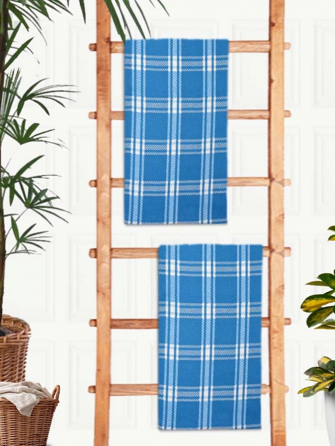 

Aura Blue & White 2 Pieces Printed Cotton 210 GSM Bath Towel