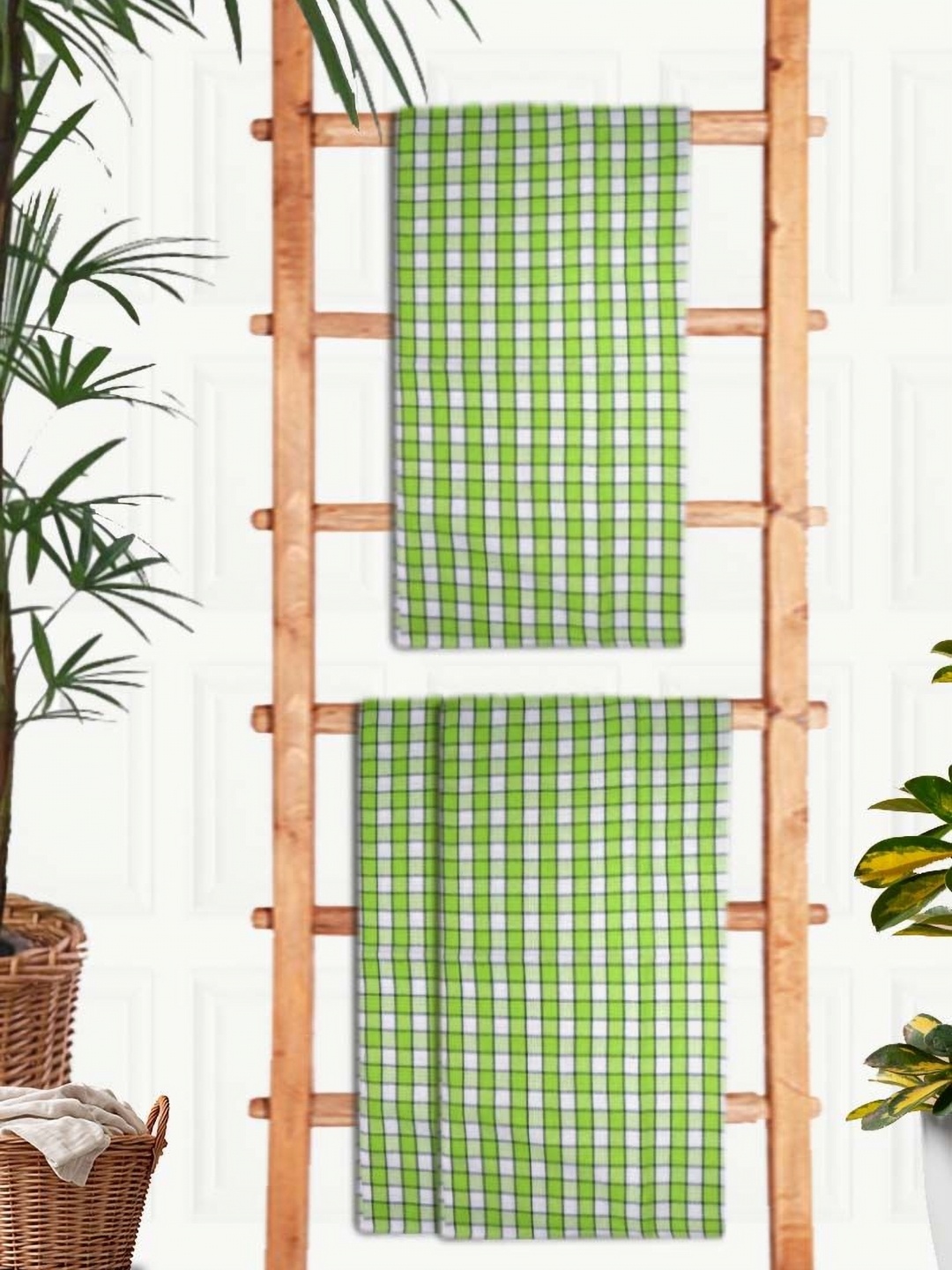 

Aura Premium Green & White 3 Pieces Checked Cotton 210 GSM Bath Towel