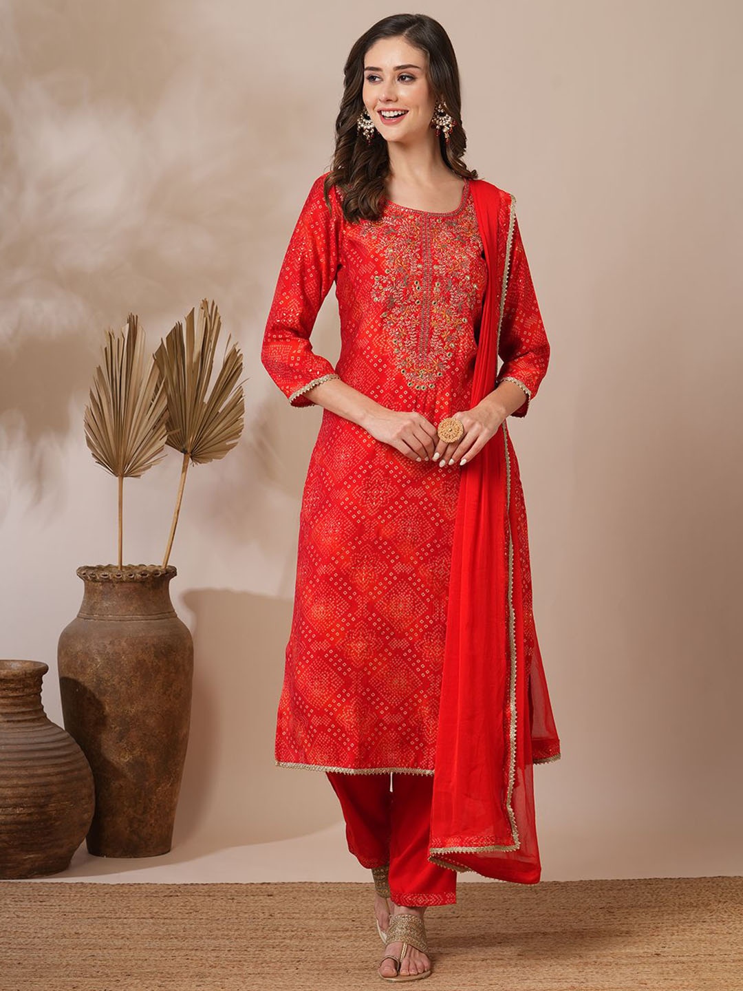 

FASHOR Bandhani Printed Regular Beads and Stones Kurta with Trousers & Dupatta, Red