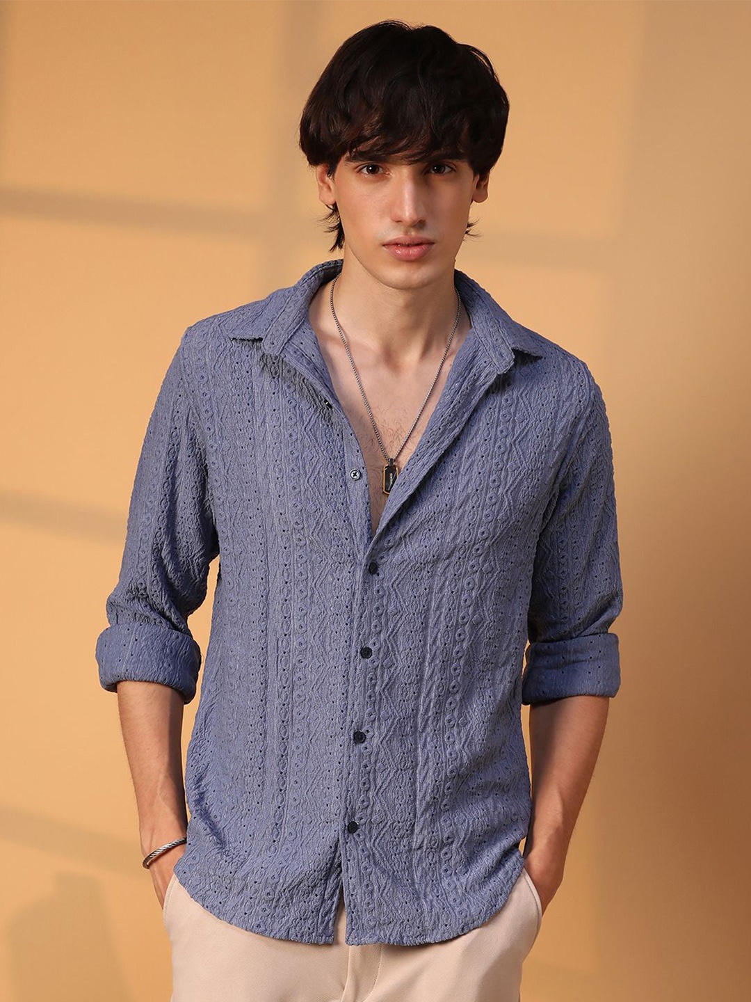 

Campus Sutra Men Comfort Spread Collar Solid Casual Shirt, Blue