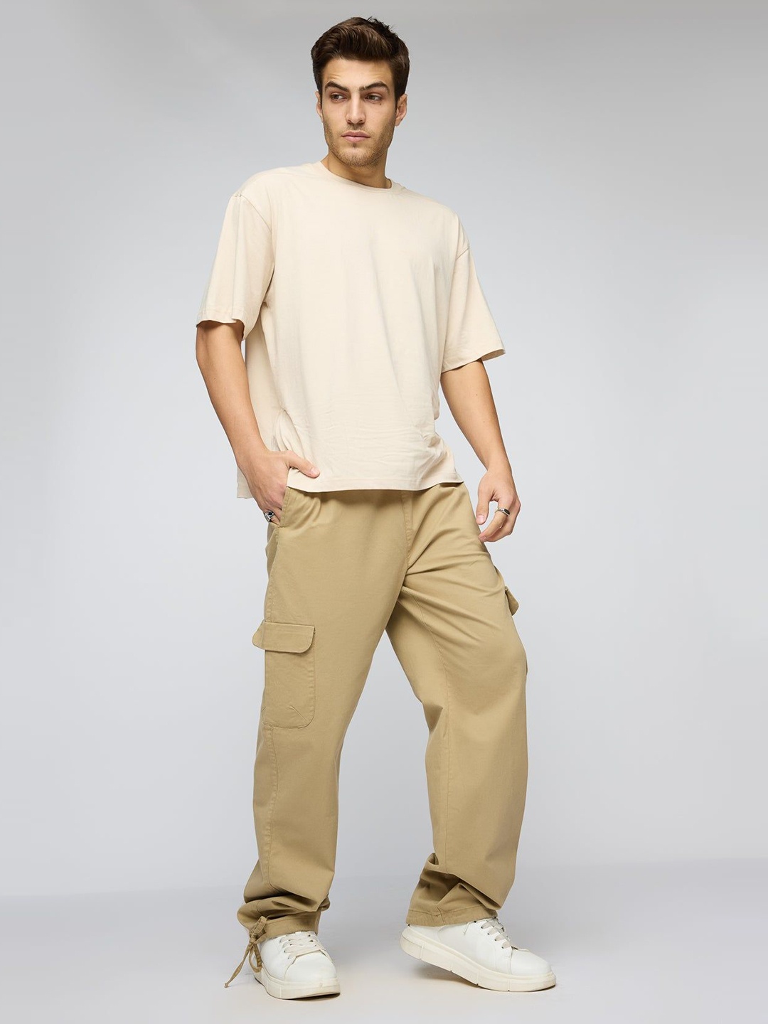 

FREAKINS Men High-Rise Cargo Trousers, Beige