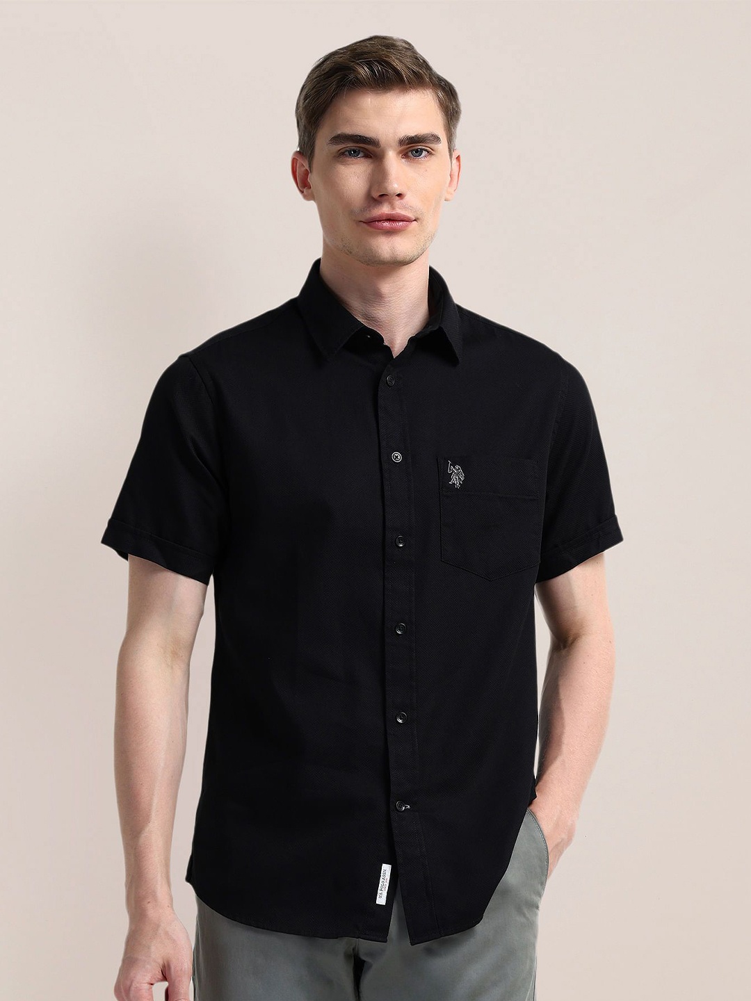 

U.S. Polo Assn. Men Classic Cutaway Collar Solid Cotton Casual Shirt, Black