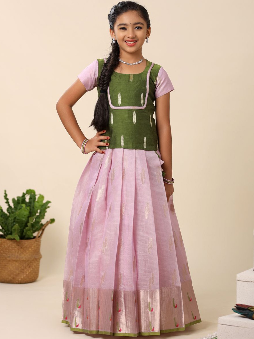 

SHIVANGI clothing Girls Lehenga Choli, Lavender