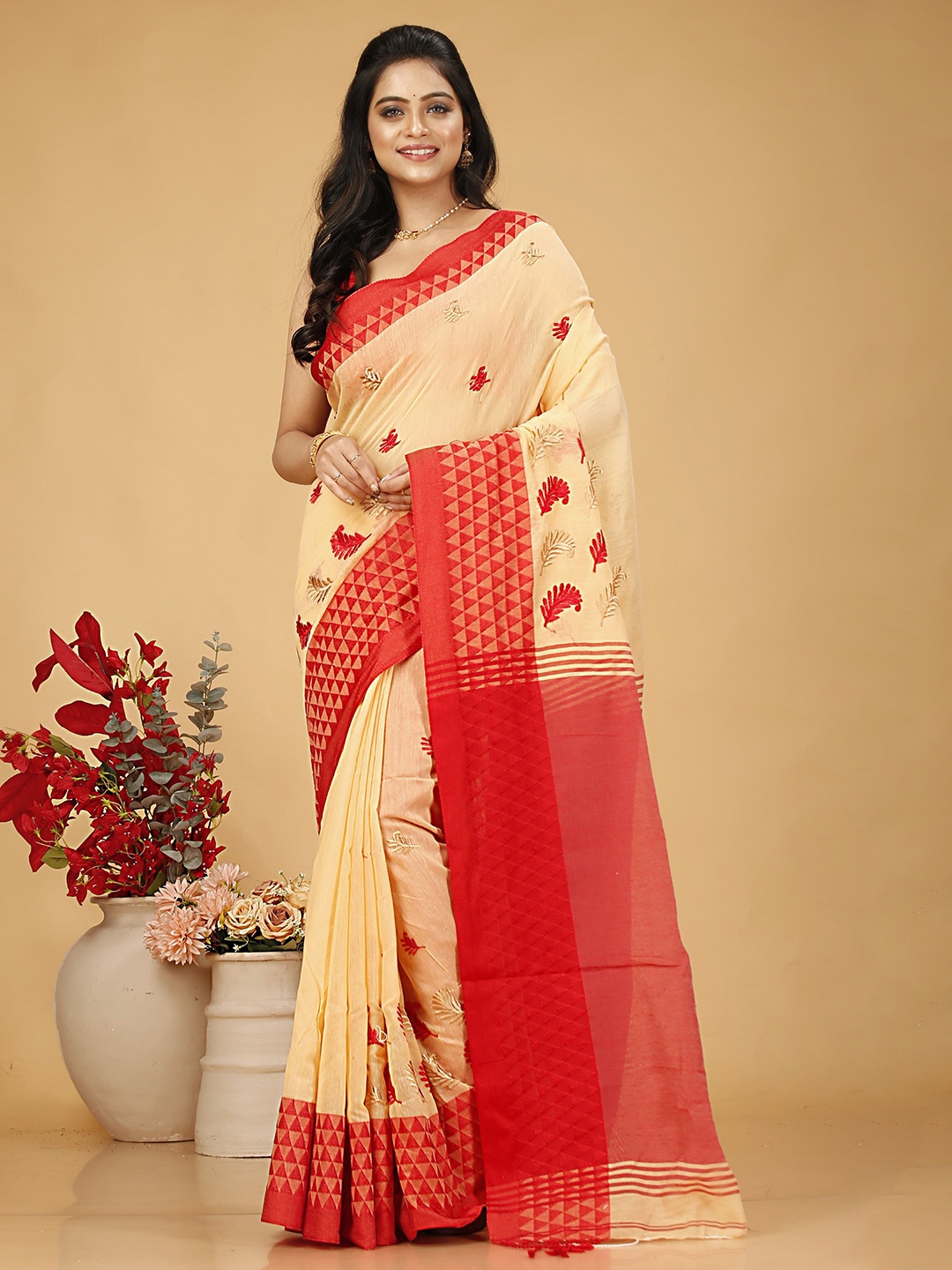 

SLAGHA Floral Embroidered Taant Saree, Beige