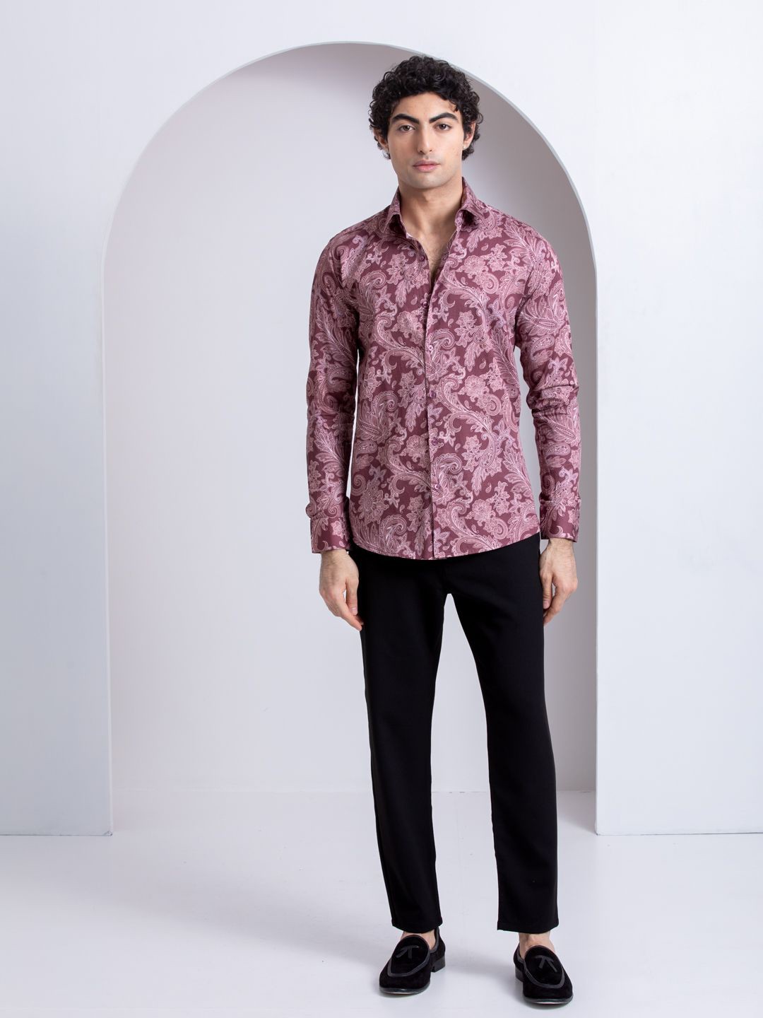 

Urban Scissors Men Comfort Spread Collar Abstract Printed Cotton Casual Shirt, Burgundy