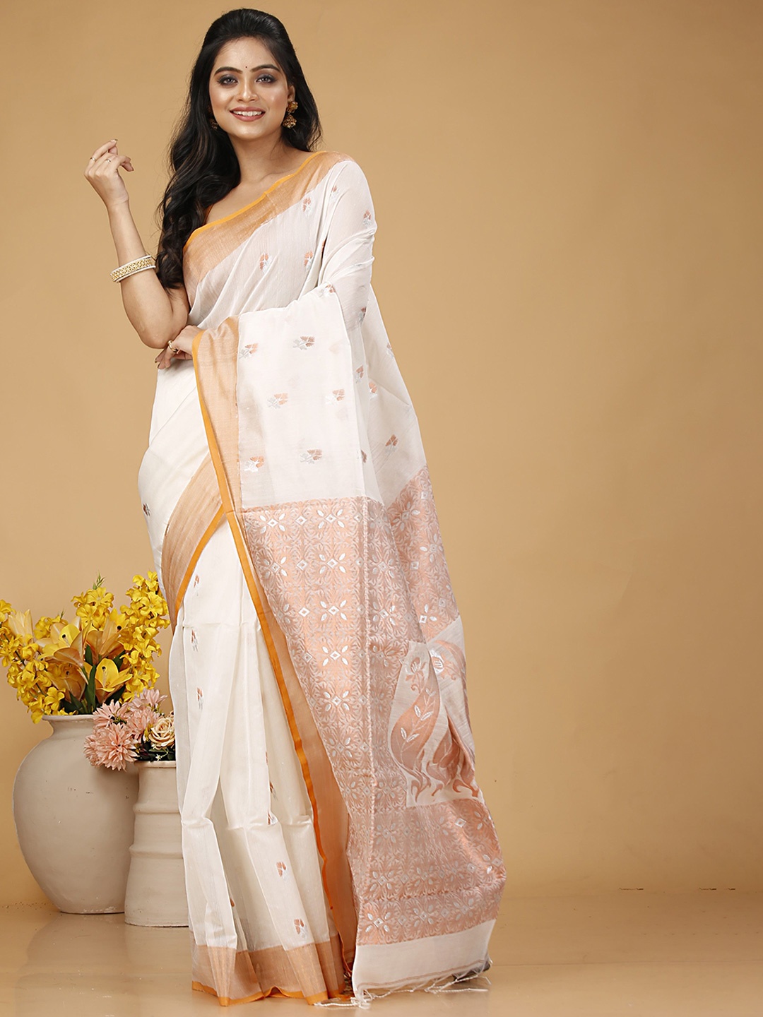 

SLAGHA Floral Zari Silk Cotton Taant Saree, White