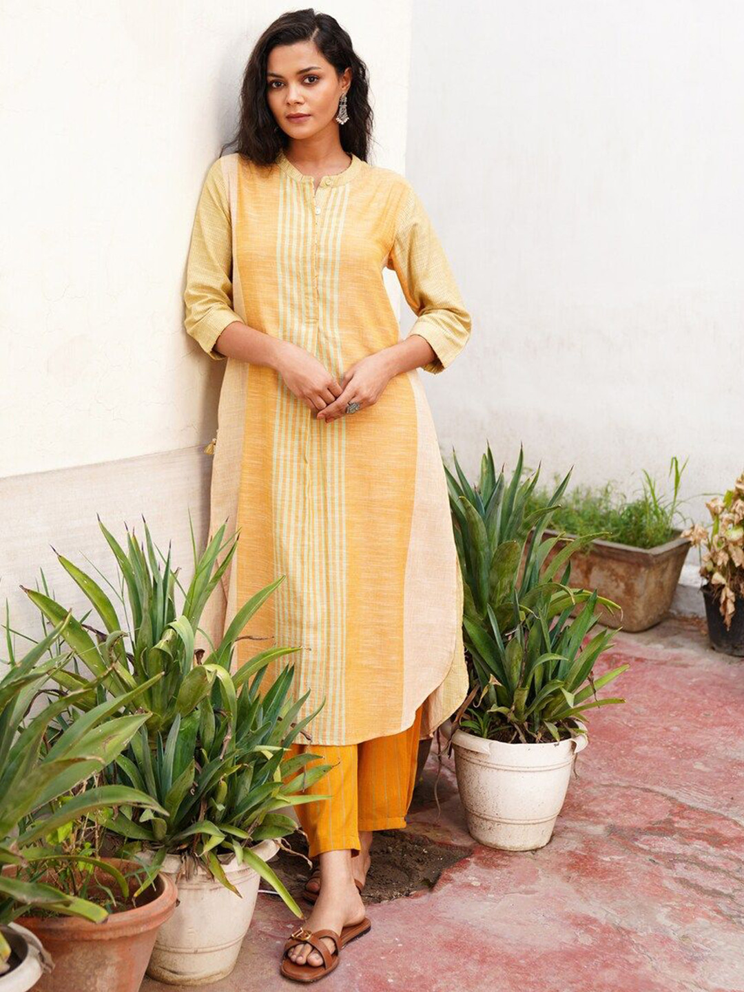 

JAYPORE Striped Mandarin Collar Pure Cotton Straight Kurta, Yellow