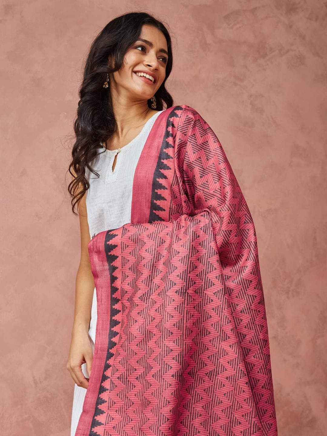 

Fabindia Geometric Block Printed Silk Dupatta, Pink