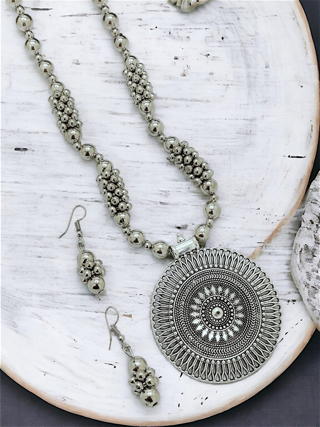 

9blings Silver-Plated Oxidised Beaded Jewellery Set