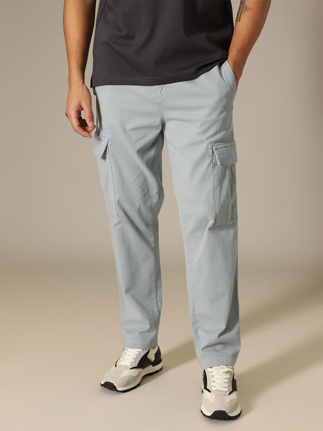 

Banana Club Men Relaxed Mid Rise Cargo Trousers, Grey