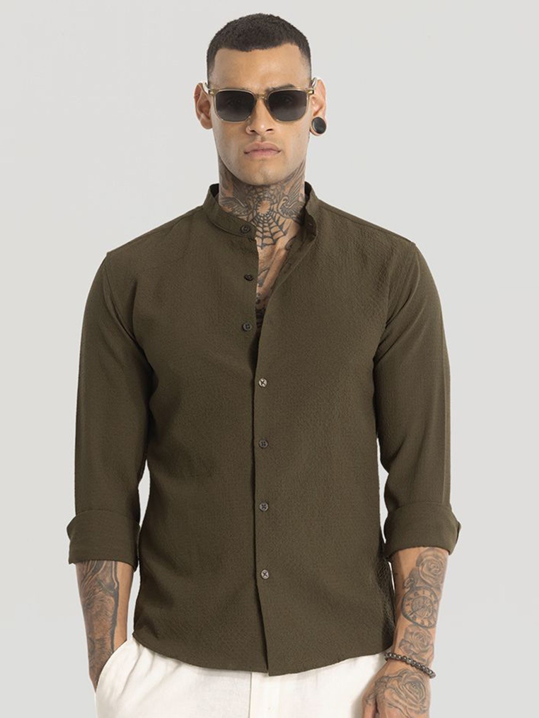 

Snitch Men Smart Band Collar Solid Cotton Slim Fit Casual Shirt, Olive