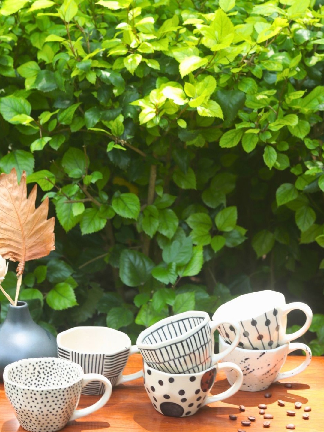 

WEAVING HOMES White & Black 6 Pieces Printed Ceramic Glossy Mugs 220ml
