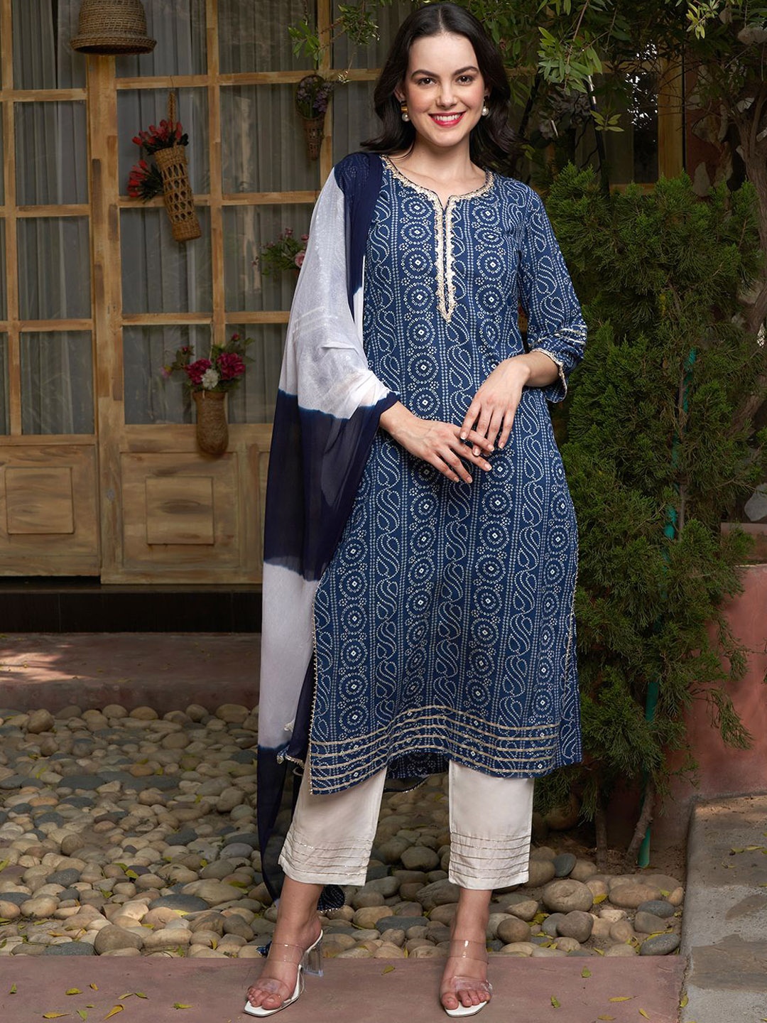 

BANDIA Bandhani Printed Gotta Patti Pure Cotton Straight Kurta & Trouser & Dupatta, Blue