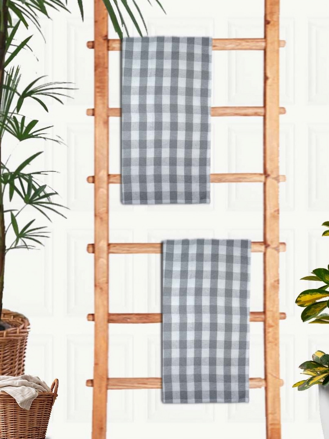 

Aura Grey & White 2 Pieces Printed Cotton 210 GSM Bath Towel