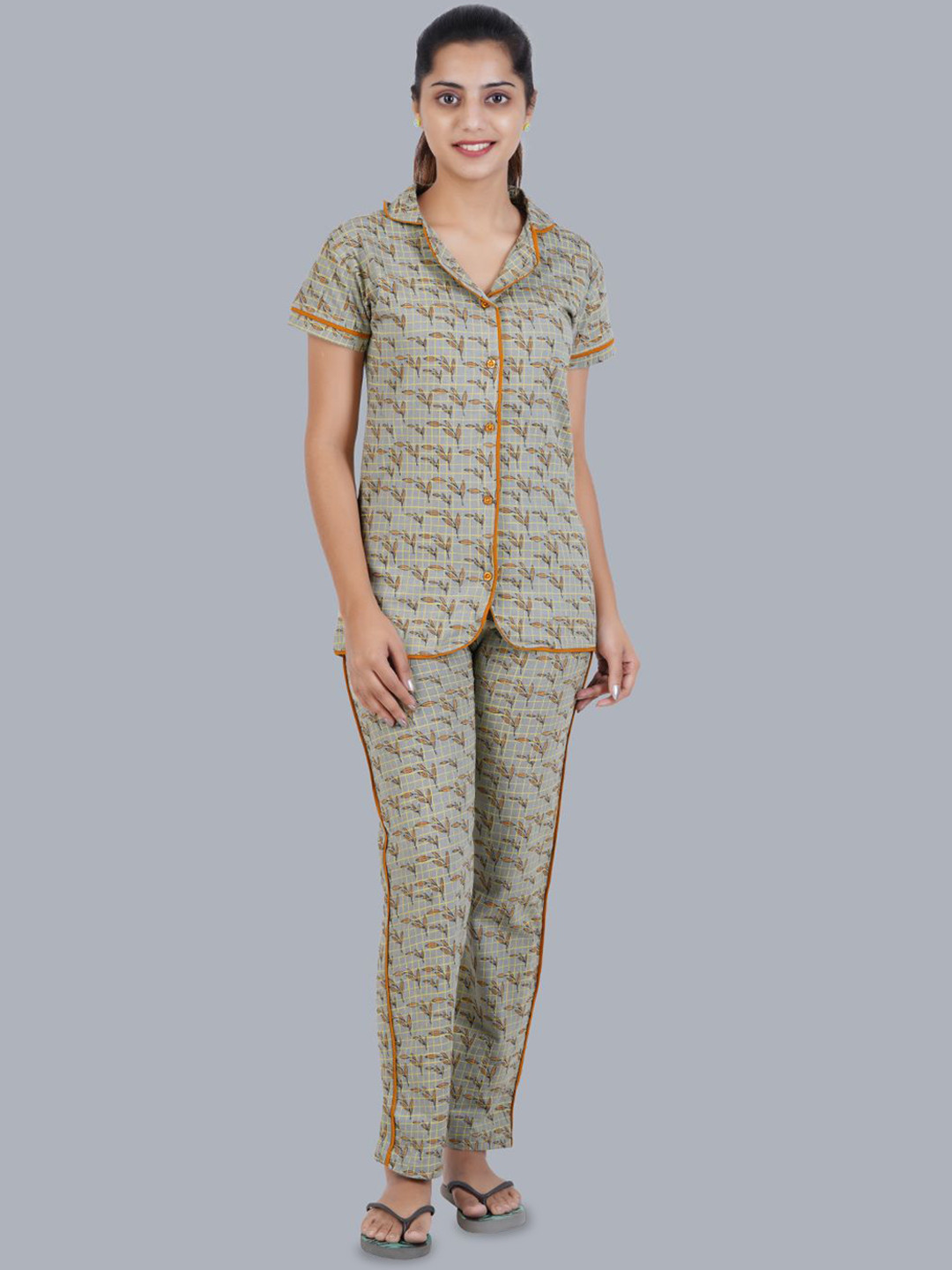 

BAESD Women Floral Printed Pure Cotton Night suit, Grey