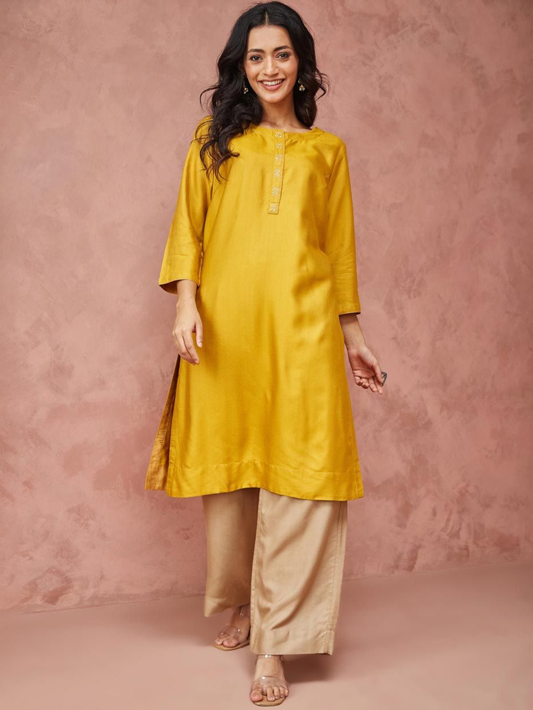 

Fabindia Round Neck Straight Kurta, Mustard