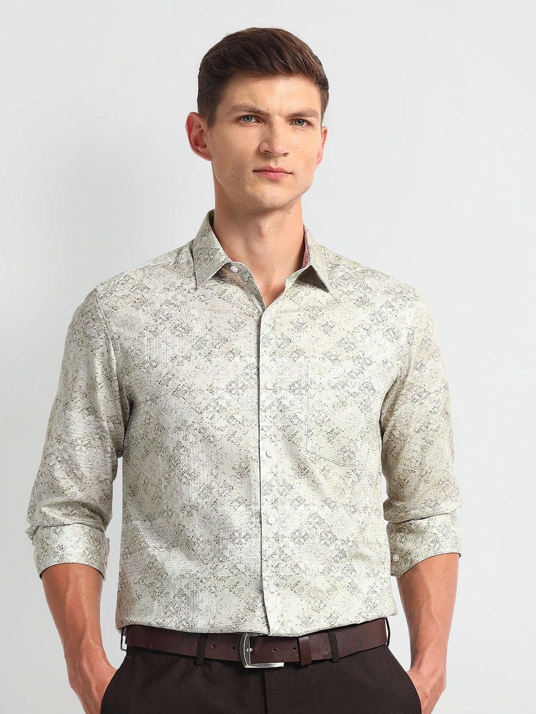 

Arrow Men Comfort Cutaway Collar Conversational Printed Cotton Slim Fit Formal Shirt, Beige