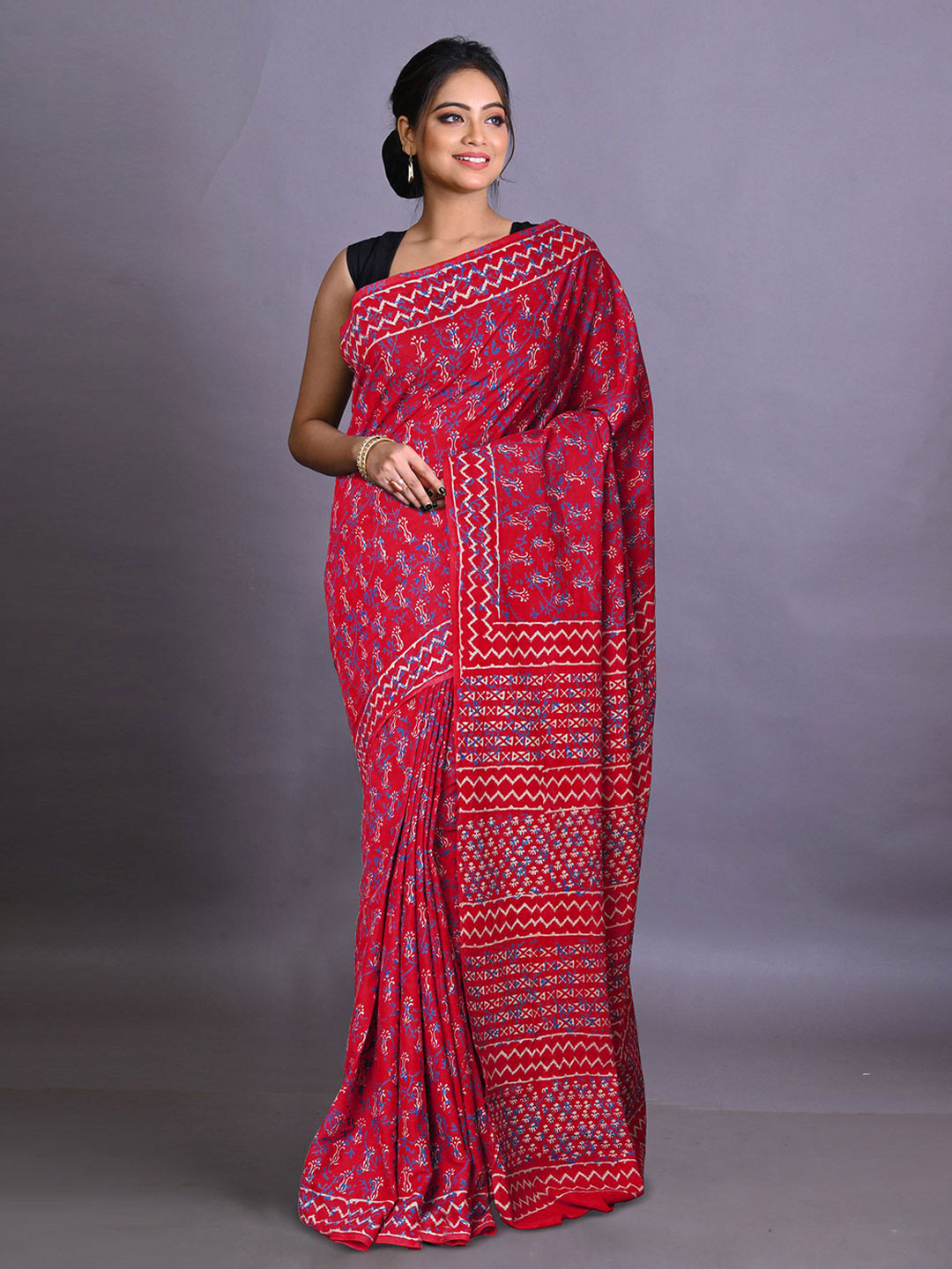 

Unnati Silks Ethnic Motifs Pure Cotton Handloom Block Print Saree, Red