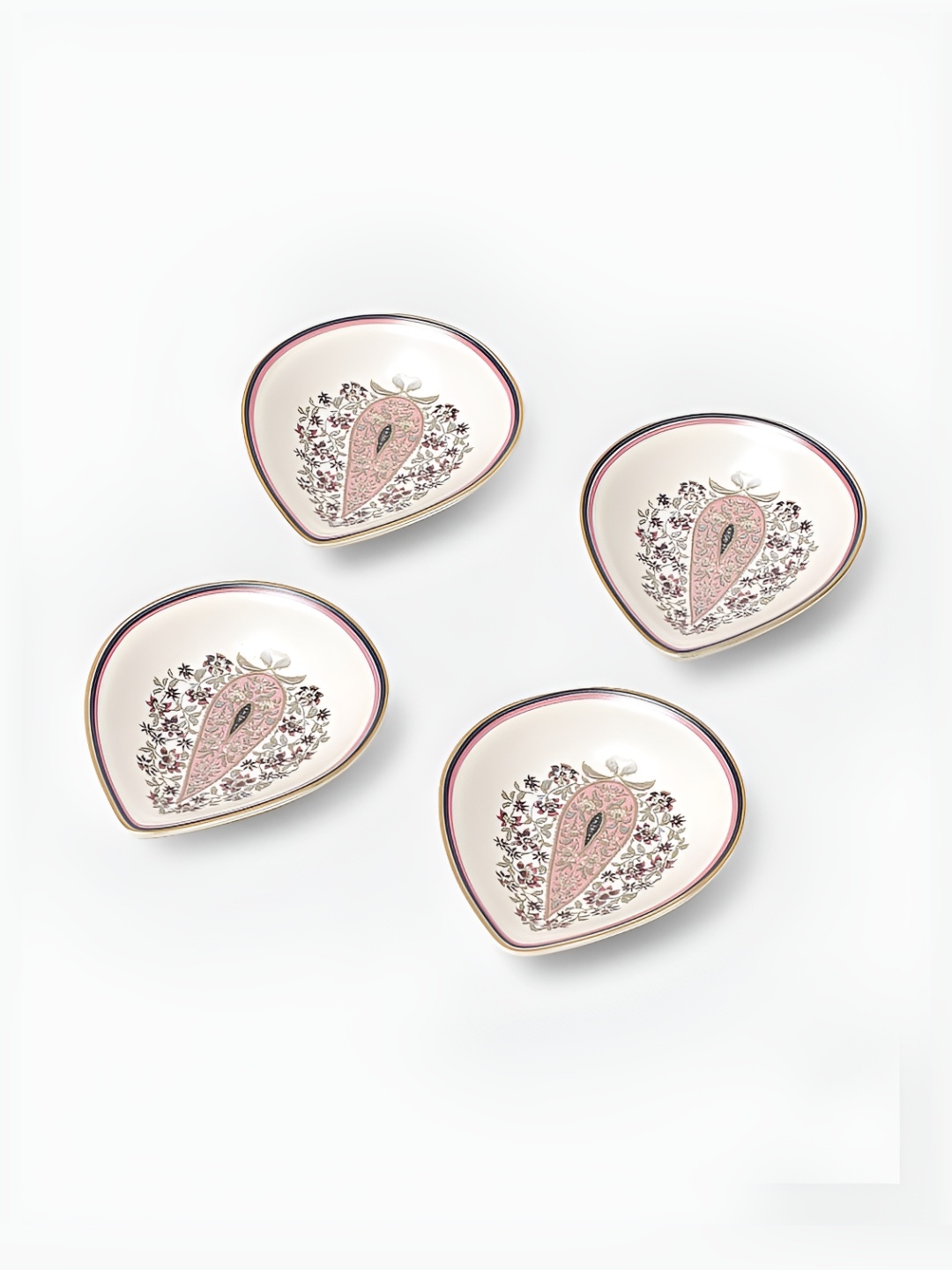 

Ritu Kumar Beige & Red 4 Pieces Ceramic Candle Holder