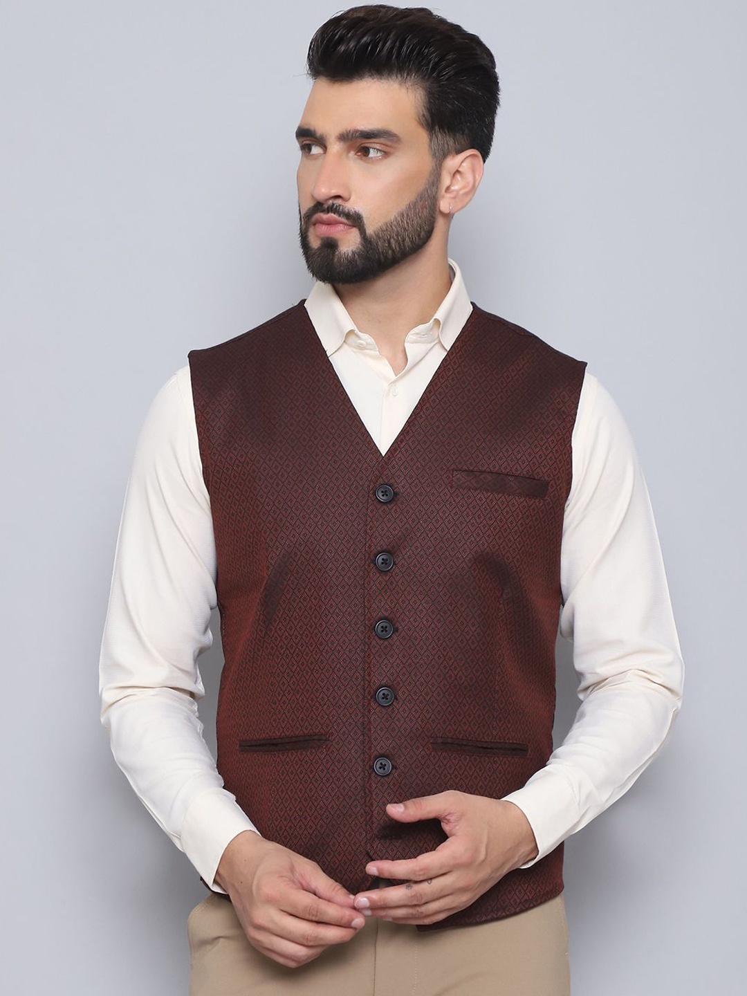 

even Woven Design V-Neck Sleeveless Waistcoat, Maroon