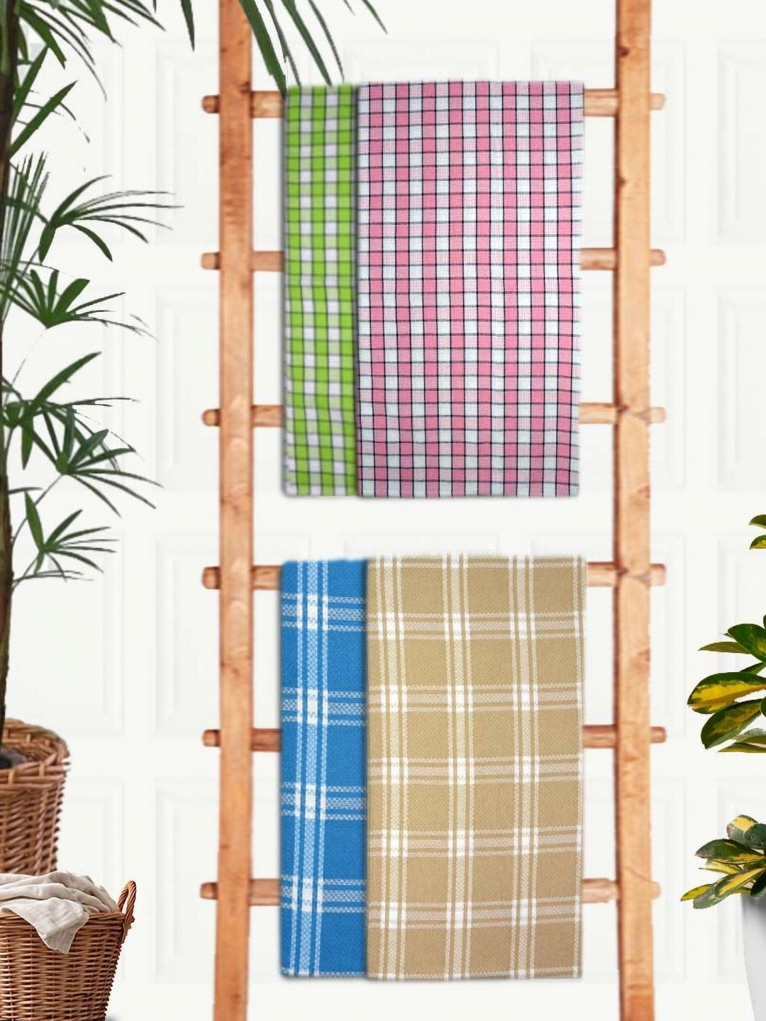 

Aura Pink & Green 4 Pieces Printed Cotton 210 GSM Extra Soft Bath Towels